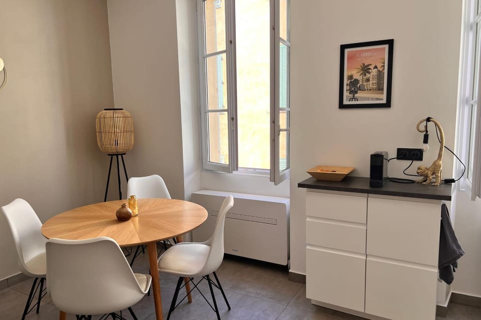 A cosy nest in the Suquet district near the sea Apartment in Cannes