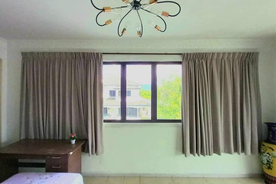 5 Bedroom 2 Bathrooms End-lot House, 3 parkings - Ipoh, Tambun House in Ipoh