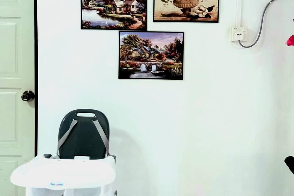 5 Bedroom 2 Bathrooms End-lot House, 3 parkings - Ipoh, Tambun House in Ipoh