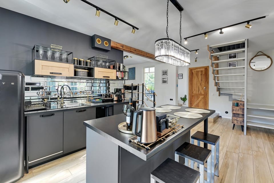 Coffee/tea facilities, Kitchen or kitchenette, Dining area, dishwasher, pet friendly, stove