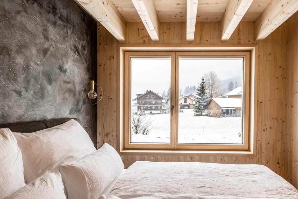 Bed, Natural landscape, Photo of the whole room, Bedroom