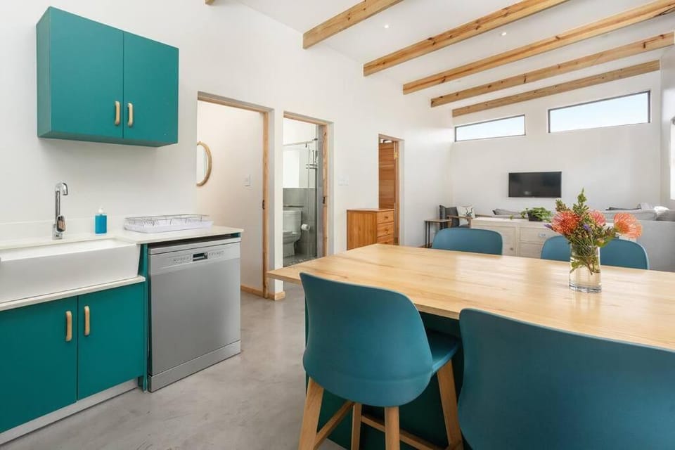 Cosy Cottage - Wood-fired Hot Tub & Fire Pit Apartment in Western Cape