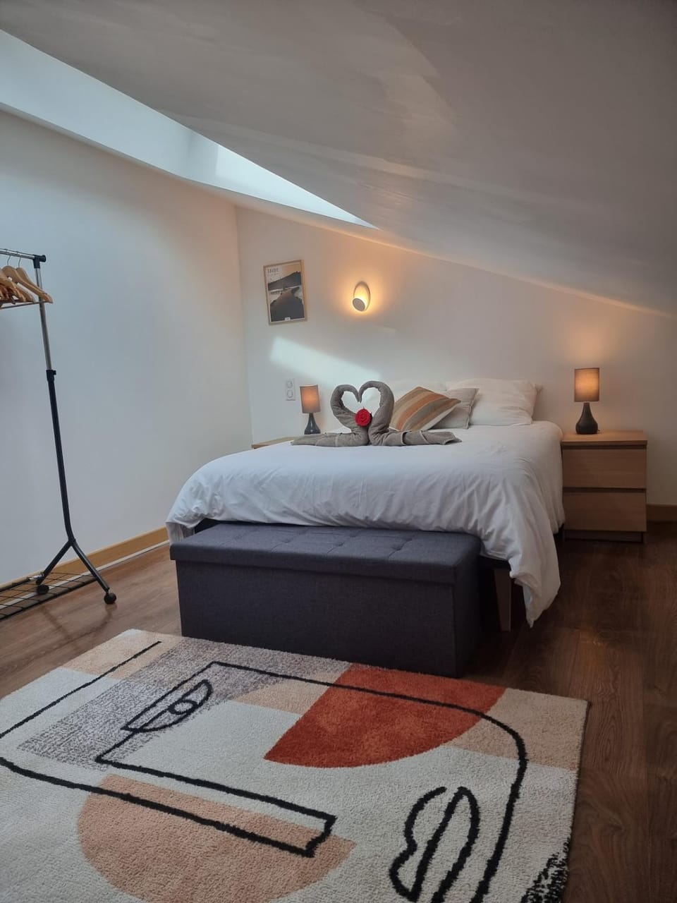 Bed, Photo of the whole room, Bedroom