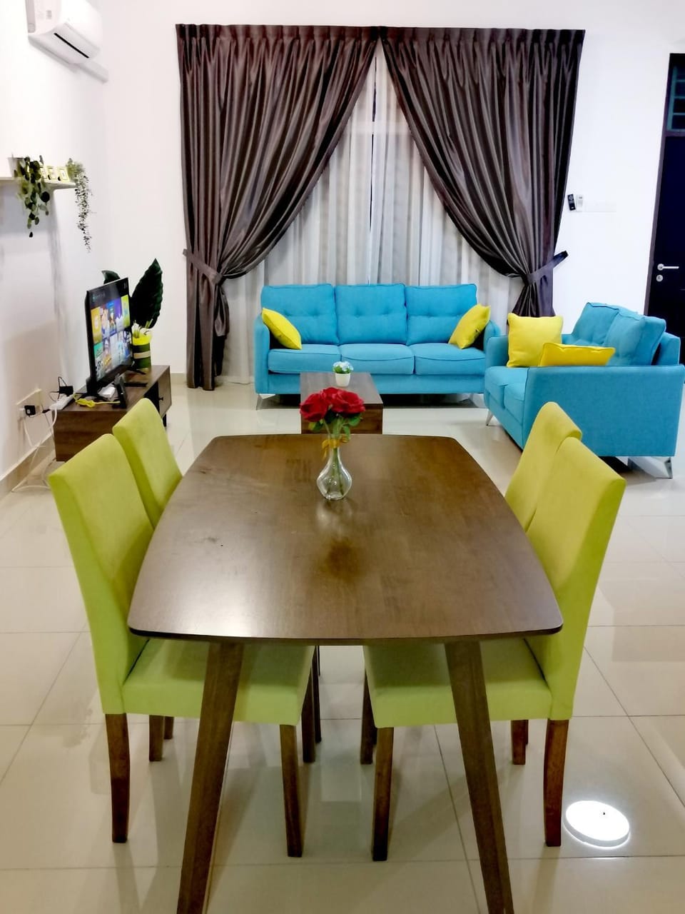 Communal lounge/ TV room
