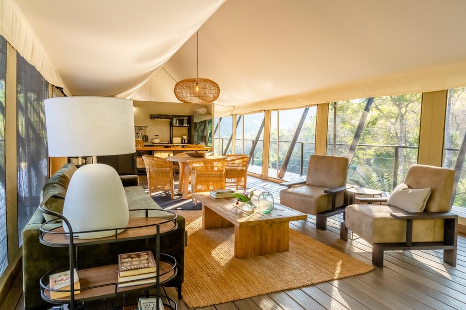 Living room, Seating area