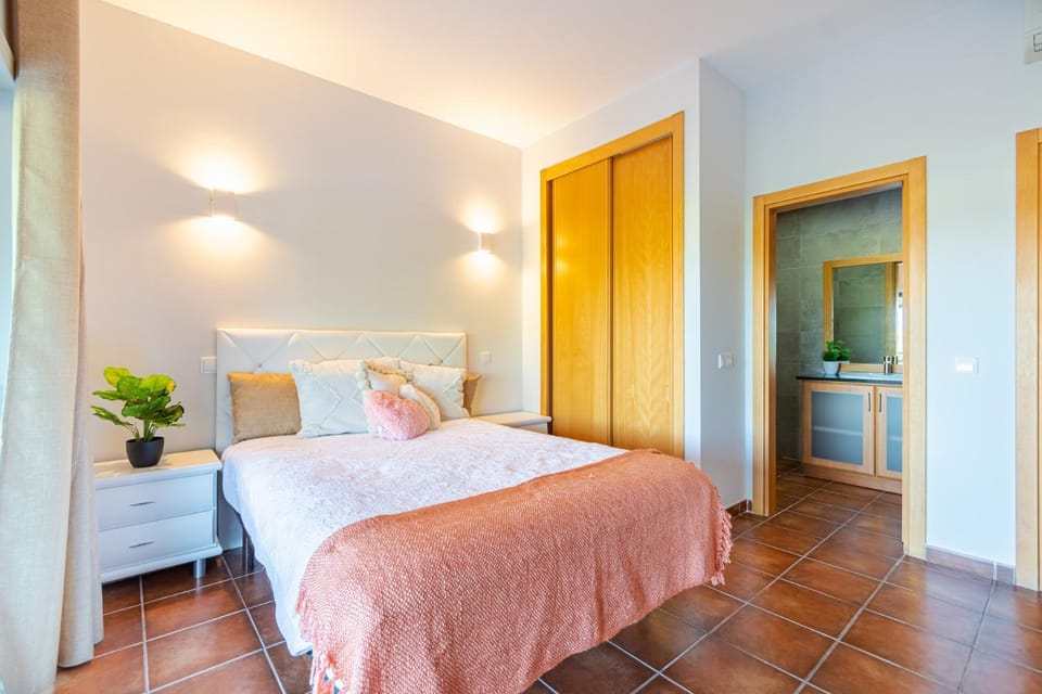 Bed, Bathroom, Bedroom, towels, wardrobe