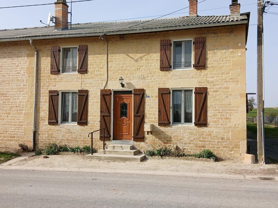 CHAMBRE PRIVÉE à LA FERME Bed and Breakfast in Grand Est