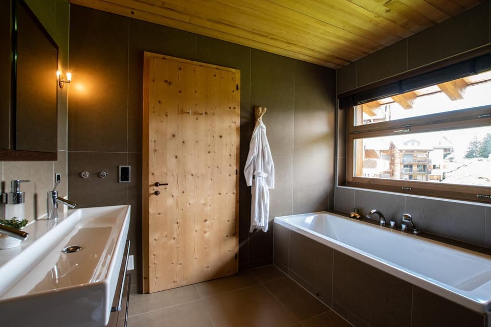 Bed, Bathroom, Kitchen or kitchenette, Photo of the whole room, Bedroom, Bath, towels