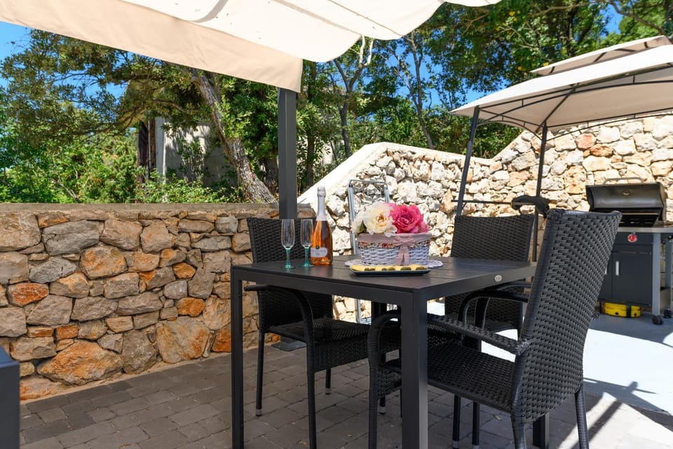Patio, BBQ facilities, Balcony/Terrace, Seating area
