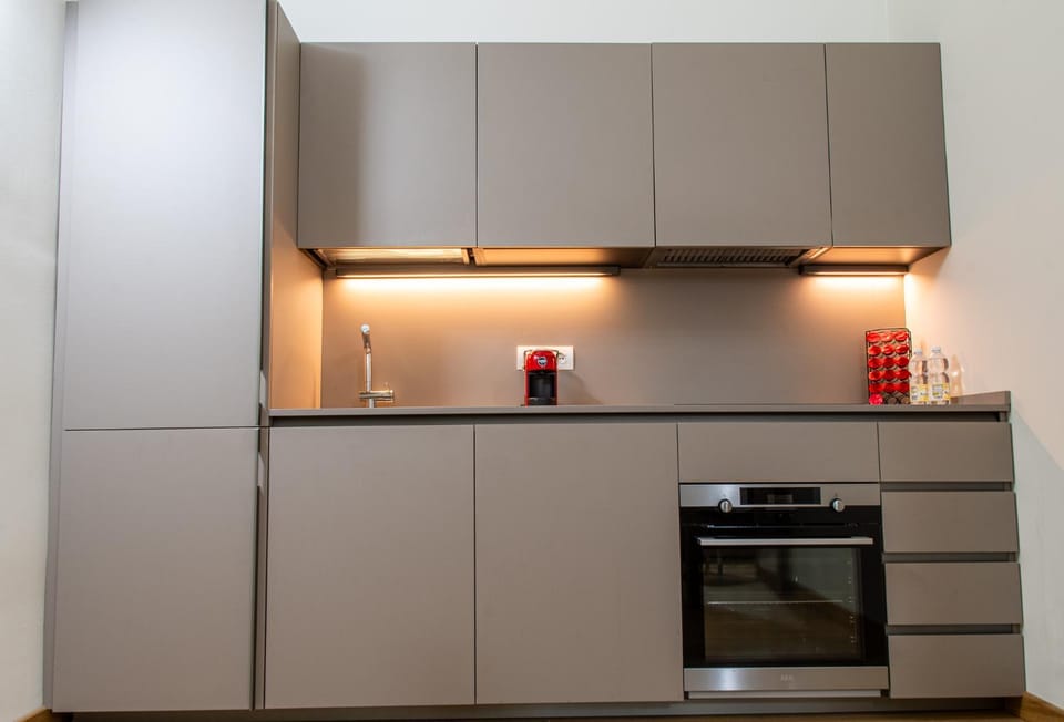 Kitchen or kitchenette, pet friendly, stove