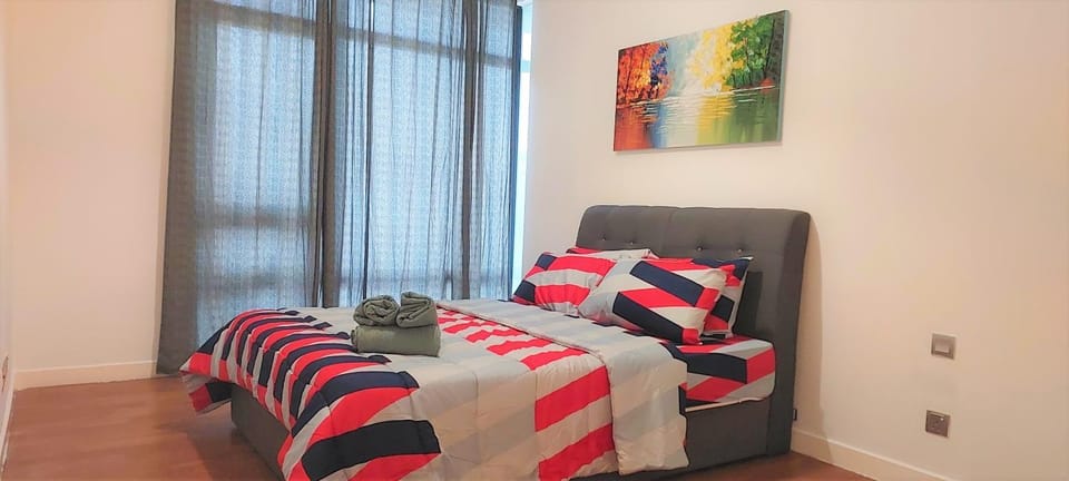 Photo of the whole room, Bedroom, towels