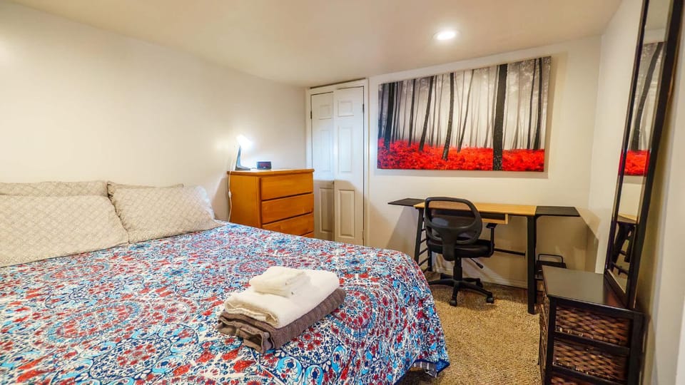 1 Bed Apt - Amazing Location 1 Block to Carson St Apartment in Pittsburgh