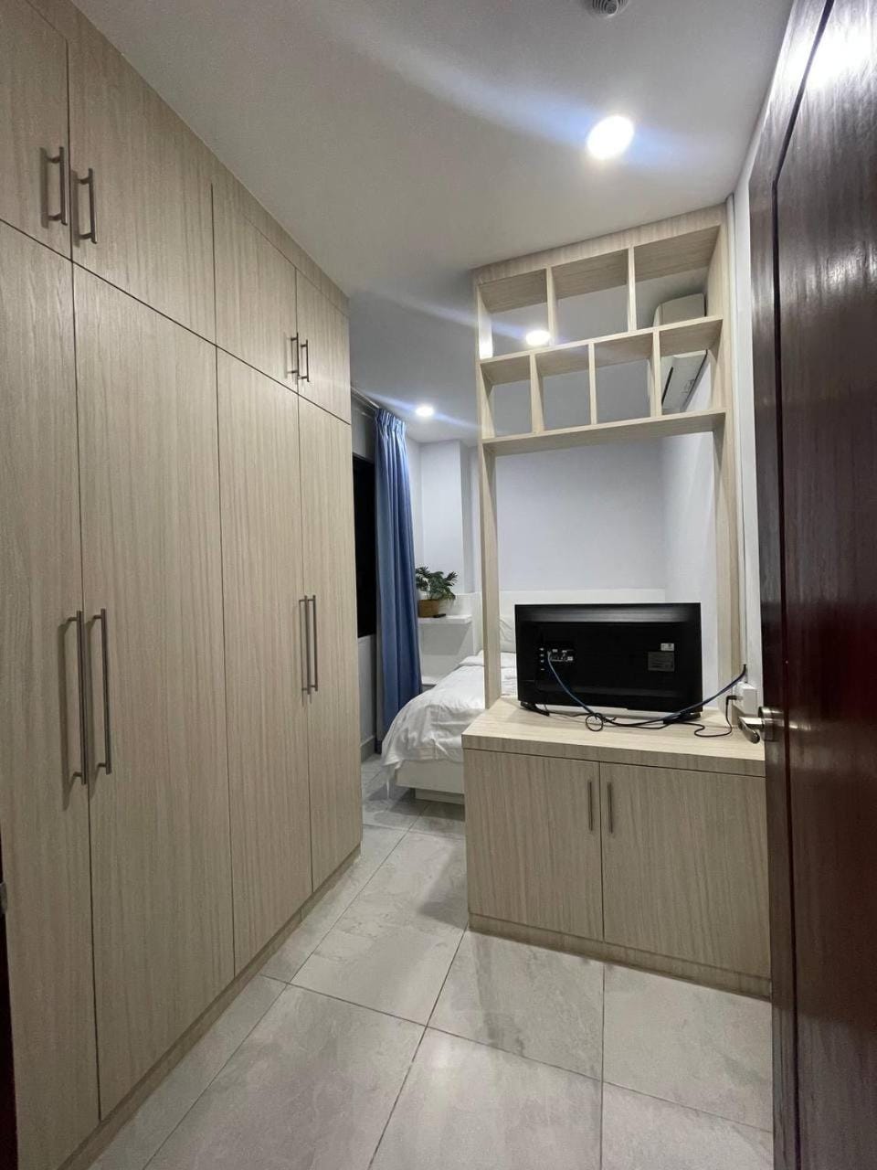 Bed, TV and multimedia, Photo of the whole room, Bedroom, wardrobe