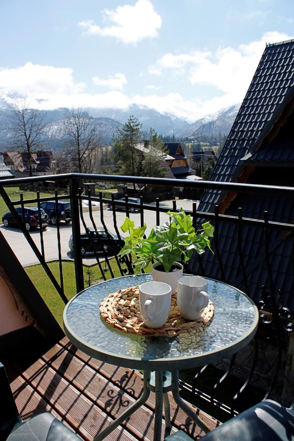 View (from property/room), Balcony/Terrace, Mountain view