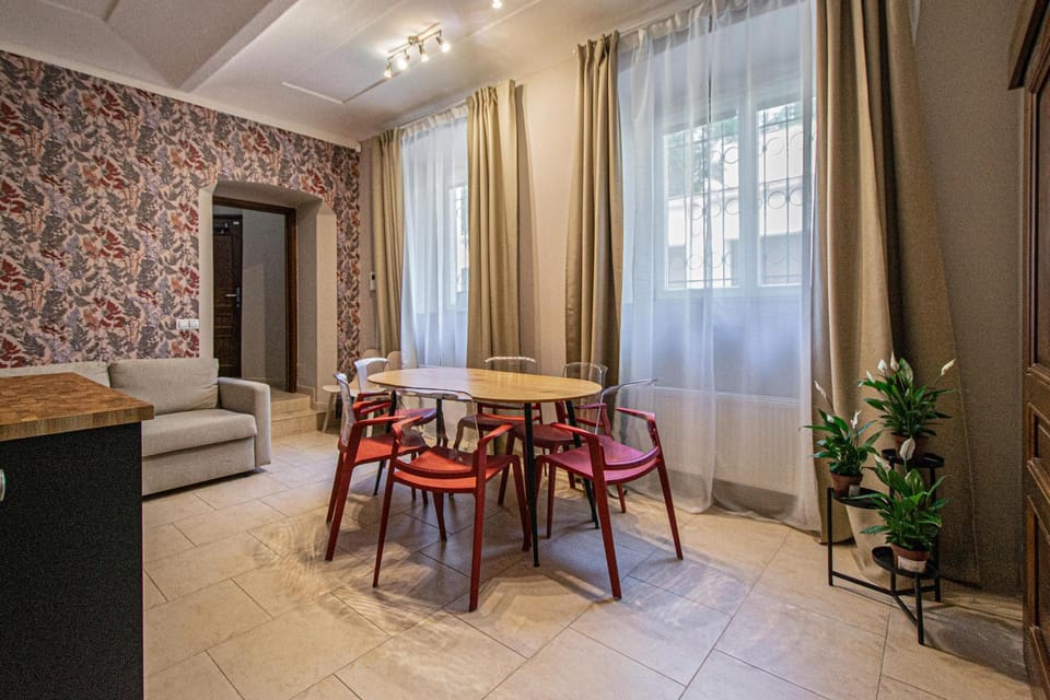 Living room, Seating area, Dining area