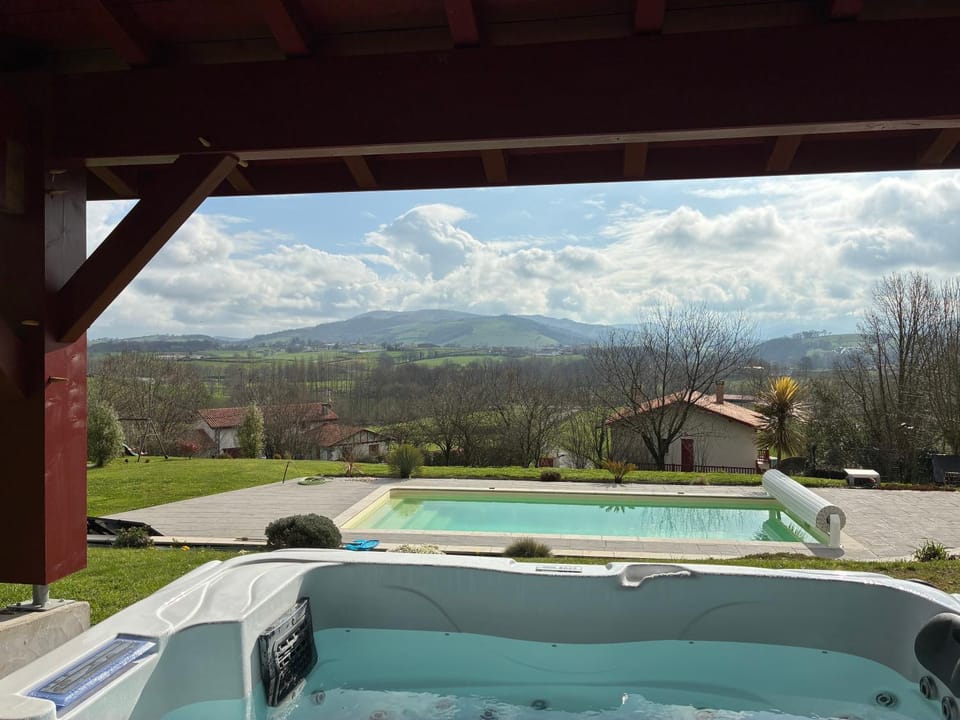 Le cocon Laina Piscine & spa optionnel Apartment in French Basque Country