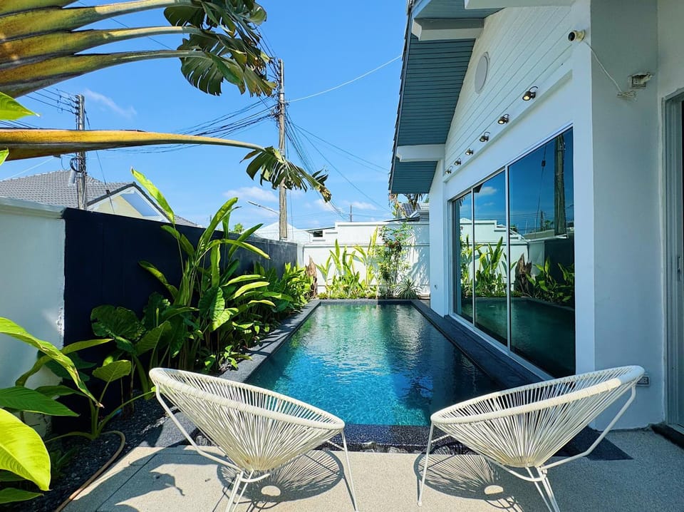 Pool view, Swimming pool, furniture