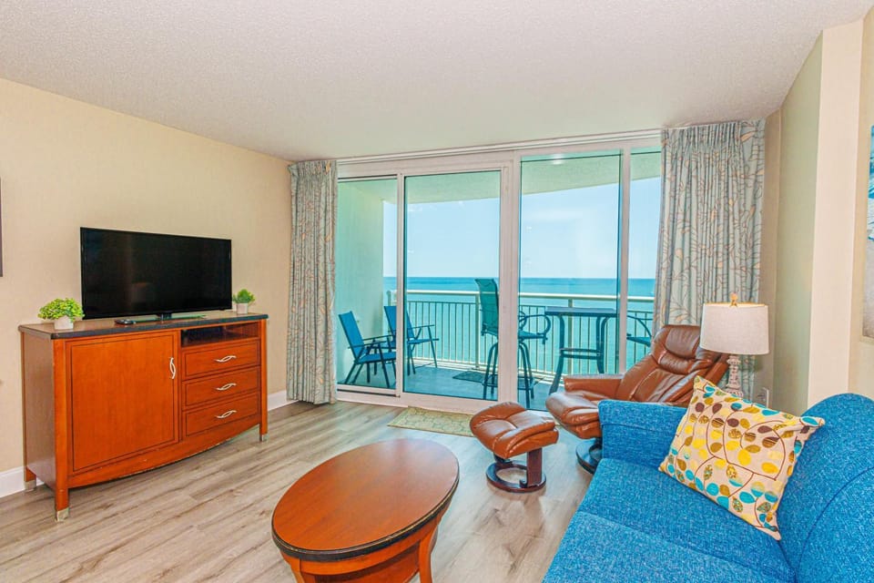 Direct Oceanfront Condo-Sandy Beach Resort 1610- Sleeps 6! House in Myrtle Beach