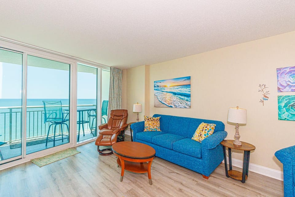 Direct Oceanfront Condo-Sandy Beach Resort 1610- Sleeps 6! House in Myrtle Beach