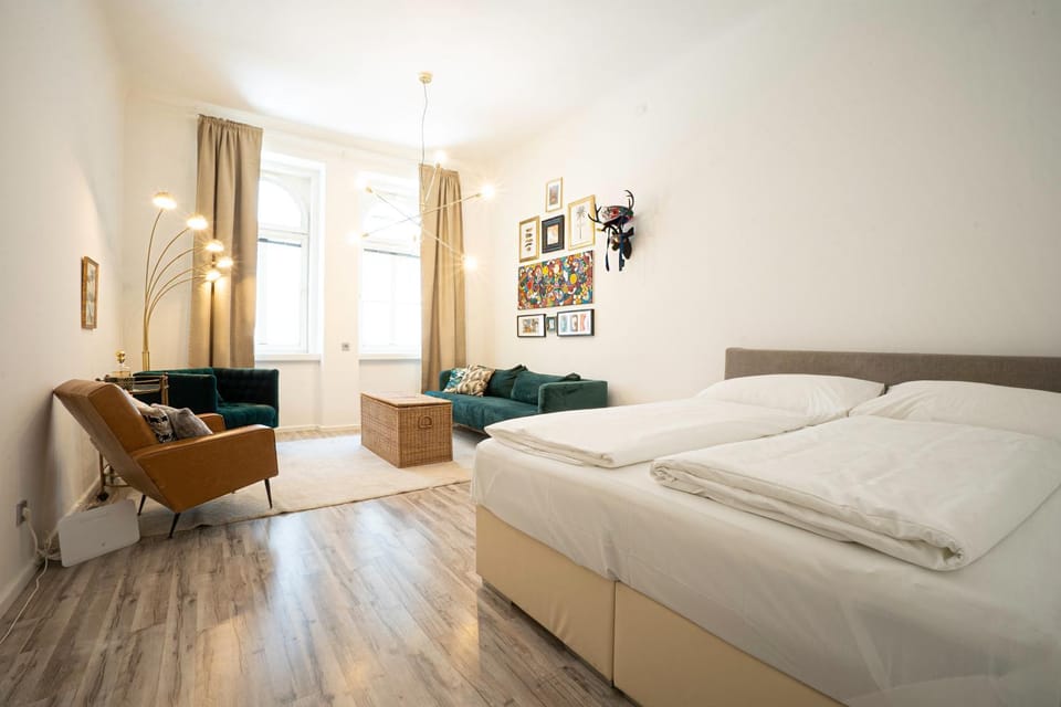 Bed, Photo of the whole room, Bedroom