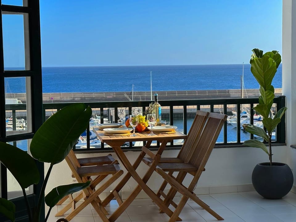 Patio, Off site, Day, Natural landscape, View (from property/room), Balcony/Terrace, Dining area, Sea view
