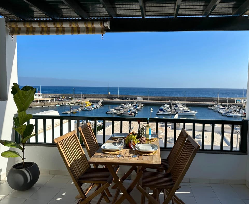 Patio, Off site, Day, Natural landscape, View (from property/room), Balcony/Terrace, Dining area, City view, Sea view