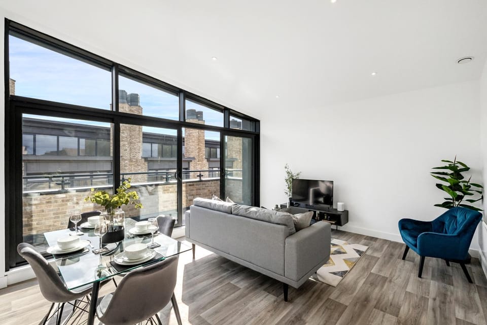 View (from property/room), Living room, Seating area