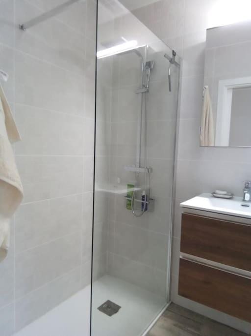 Shower, Bathroom, towels