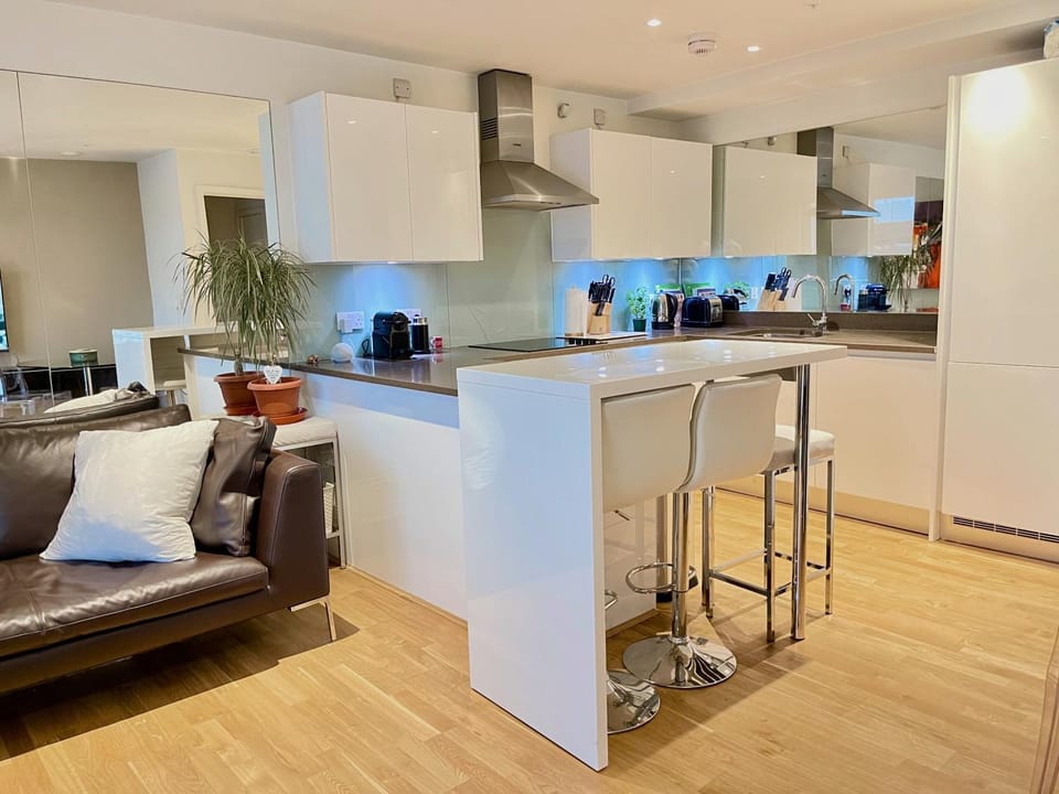 Kitchen or kitchenette, Dining area, dishwasher, pet friendly, stove