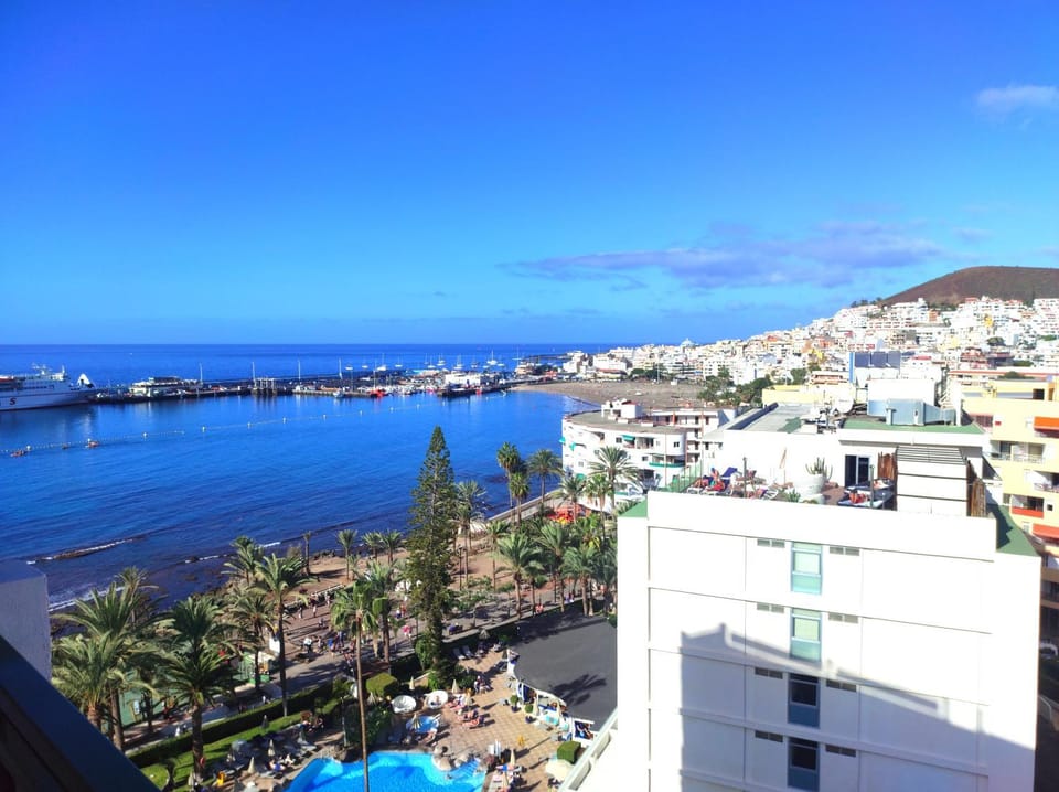 City view, Sea view