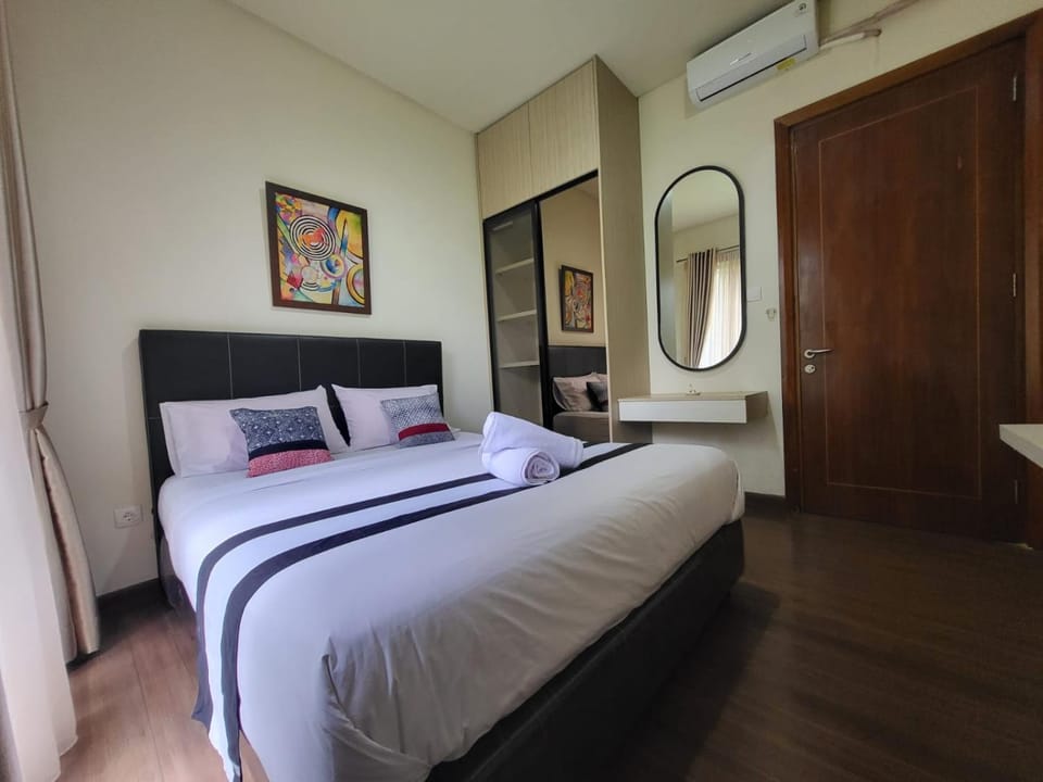 Bed, Photo of the whole room, Bedroom, wardrobe, air conditioner
