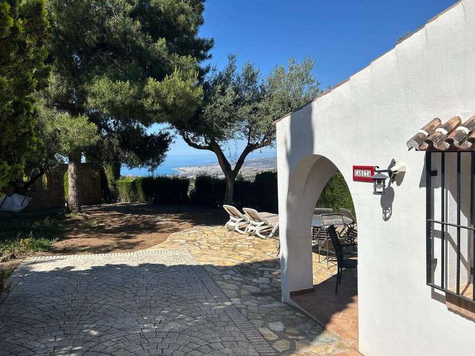 Garden, Sea view