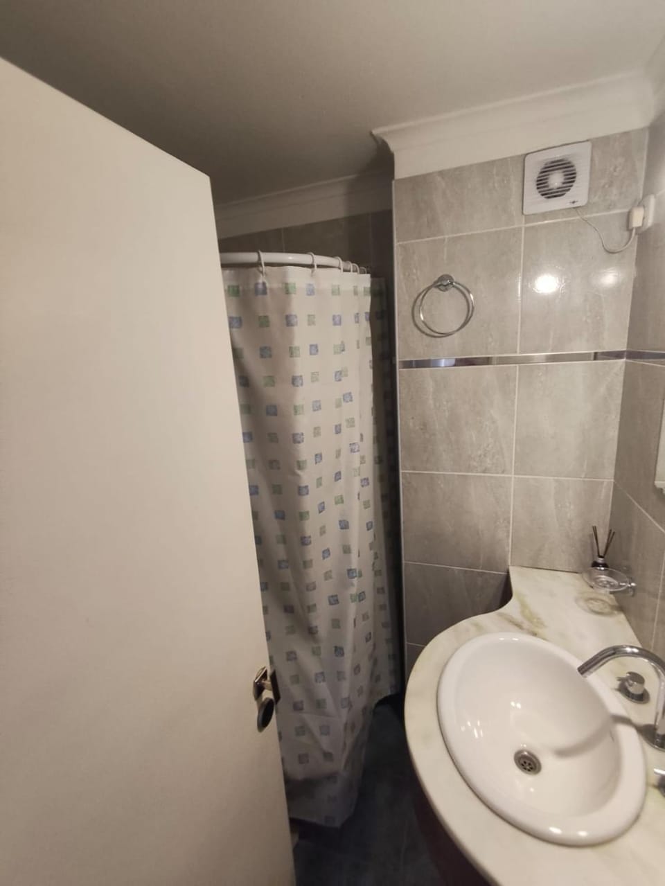 Alquiler por dia centrico con cochera sin costo adicional Apartment in Bahía Blanca