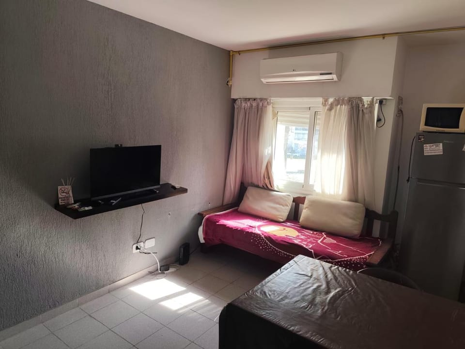 Alquiler por dia centrico con cochera sin costo adicional Apartment in Bahía Blanca