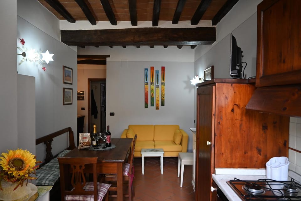 Living room, Seating area, kitchen