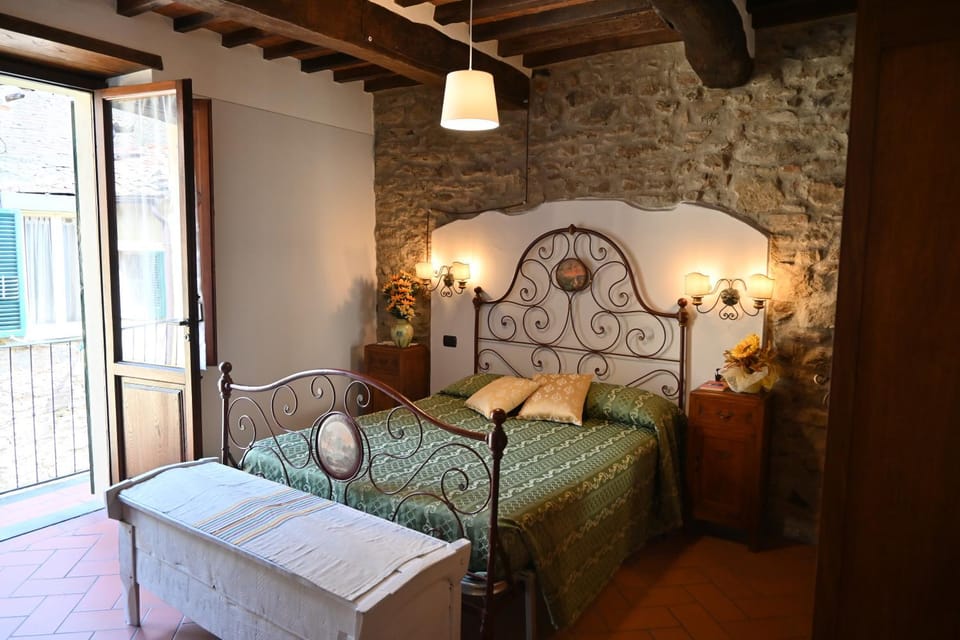 Bed, Photo of the whole room