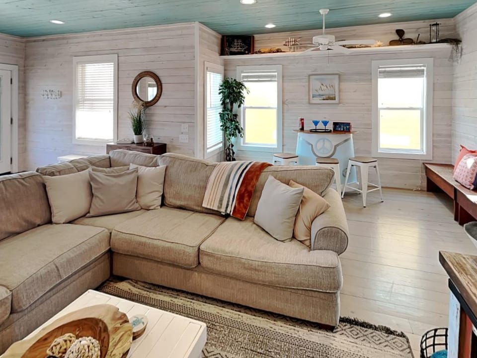 Living room, Seating area, furniture