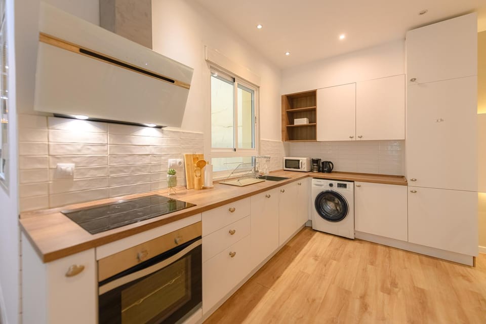 Coffee/tea facilities, Kitchen or kitchenette, dishwasher, minibar, pet friendly, stove, washing machine