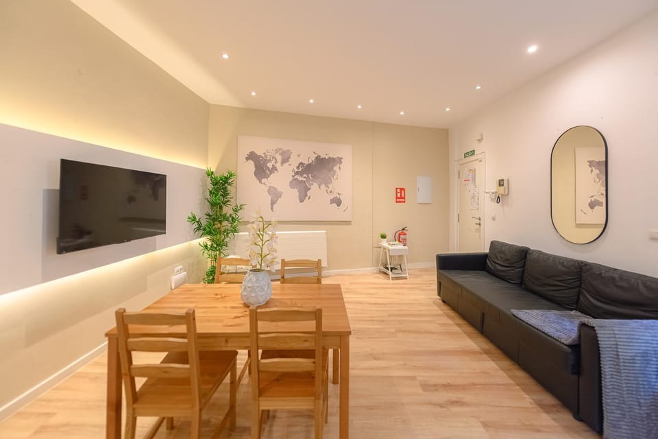 TV and multimedia, Living room, Dining area