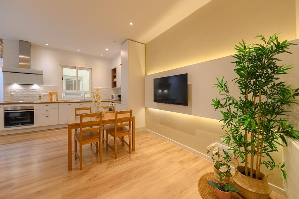 TV and multimedia, Kitchen or kitchenette, Dining area, minibar, pet friendly, stove