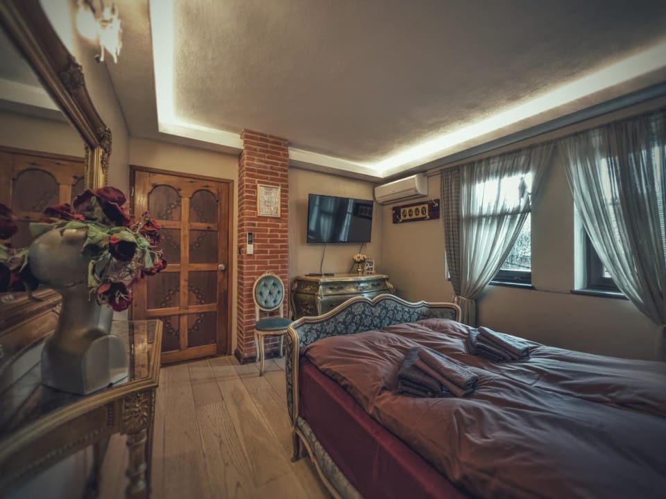 Тhe Bohemian Lodge-entire house with sauna Apartment in Veliko Tarnovo