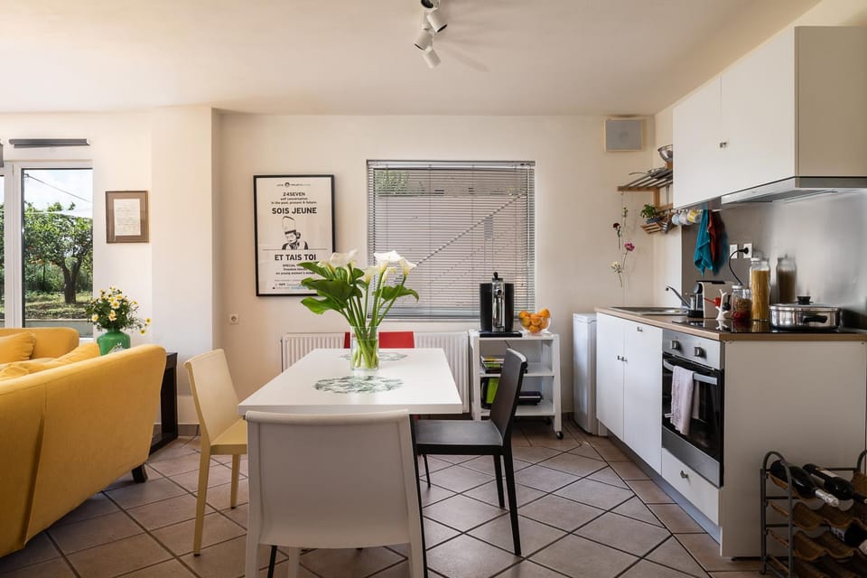 Coffee/tea facilities, Kitchen or kitchenette, Seating area, Dining area, oven, pet friendly