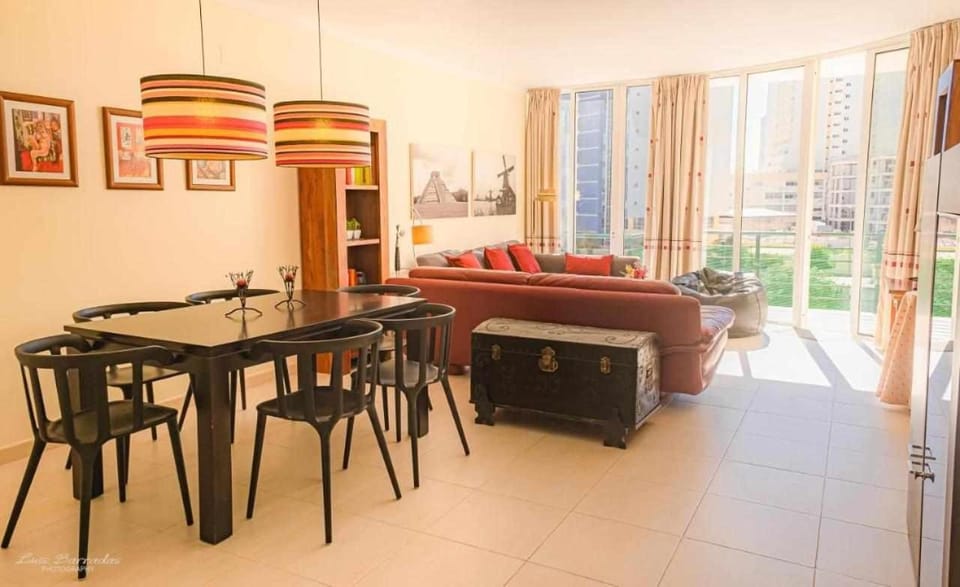 Living room, Seating area, Dining area