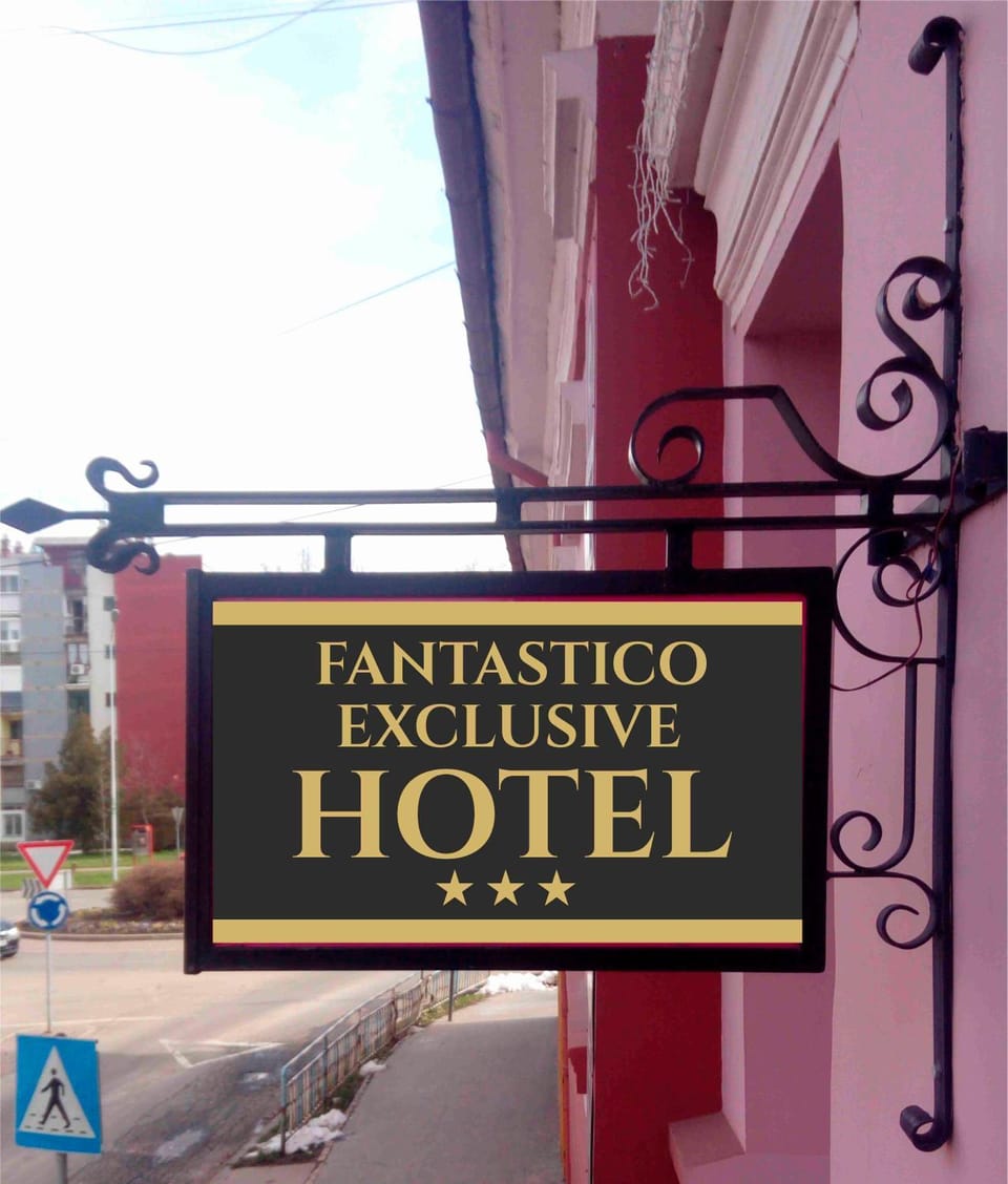 Day, Property logo or sign, Logo/Certificate/Sign, Street view, Certificate/Award