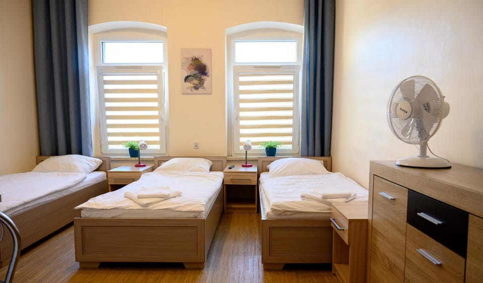 Bed, Photo of the whole room, towels