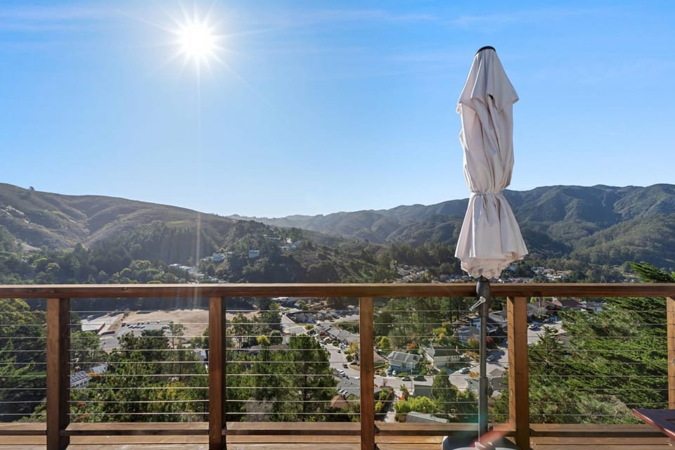 Nearby landmark, Day, View (from property/room), Balcony/Terrace, Mountain view