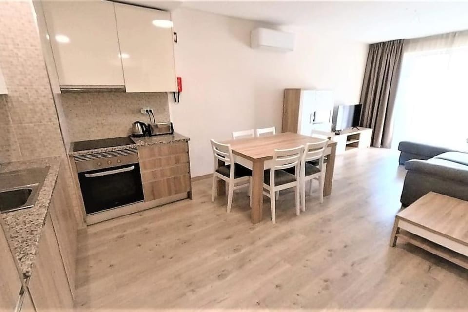 Kitchen or kitchenette, Living room, Dining area