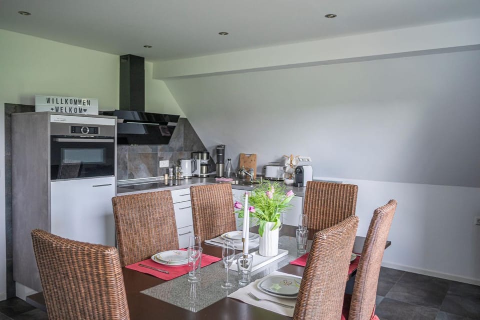 Kitchen or kitchenette, Dining area, kitchen