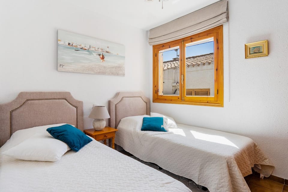 CB Living - 2 bedroom beach condo, Playa Flamenca Apartment in Vega Baja del Segura