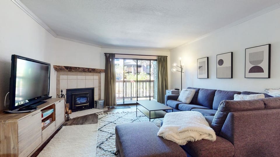 Summit #105 condo Apartment in Mammoth Lakes